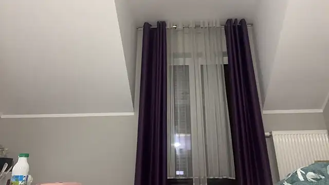 Snapshot of DESIREjenny chatting on February 26, 8:17 am DESIREjenny online show from February 26, 8:17 am