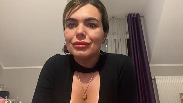 Snapshot of DESIREjenny chatting on February 14, 11:53 am DESIREjenny online show from February 14, 11:53 am