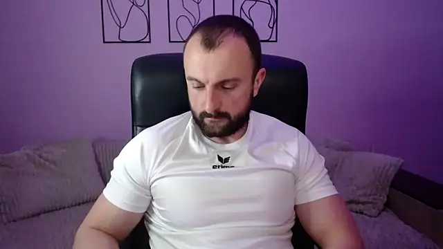 brindlefly6969 online show from April 10, 10:33 am