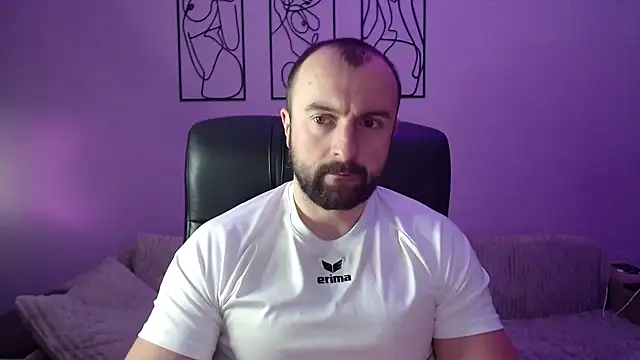 brindlefly6969 online show from January 17, 2:42 pm