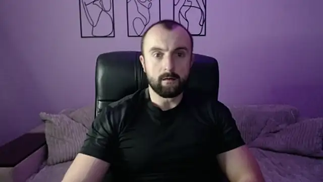 brindlefly6969 online show from November 18, 11:35 am