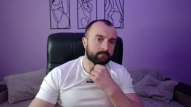 brindlefly6969 online show from April 7, 10:50 am