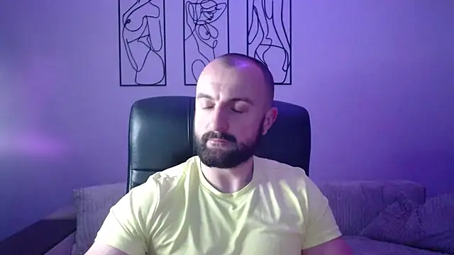 brindlefly6969 online show from December 2, 11:45 am