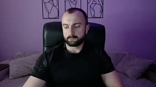 brindlefly6969 online show from April 2, 10:22 am