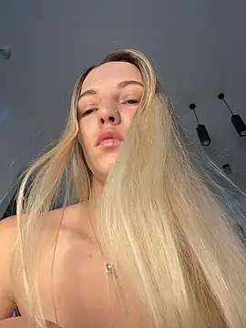 Adelina0001 online show from July 13, 5:51 am