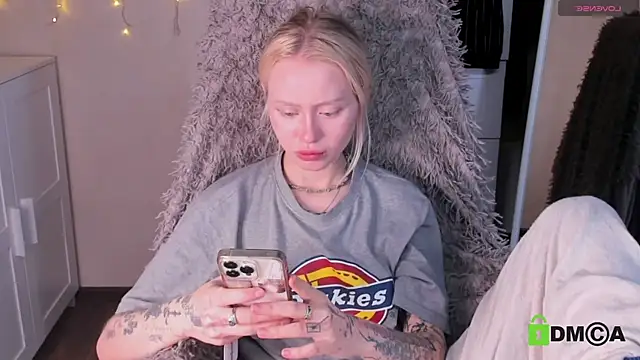 Snapshot of MalenaErnman chatting on November 20, 10:27 am MalenaErnman online show from November 20, 10:27 am