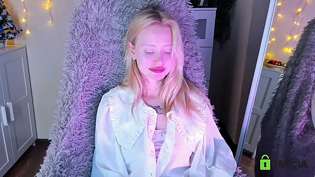 Snapshot of MalenaErnman chatting on December 27, 1:28 pm MalenaErnman online show from December 27, 1:28 pm