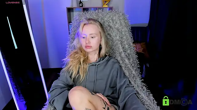 Snapshot of MalenaErnman chatting on March 5, 2:01 pm MalenaErnman online show from March 5, 2:01 pm