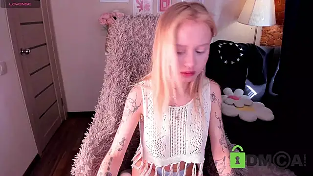 Snapshot of MalenaErnman chatting on March 19, 10:44 am MalenaErnman online show from March 19, 10:44 am