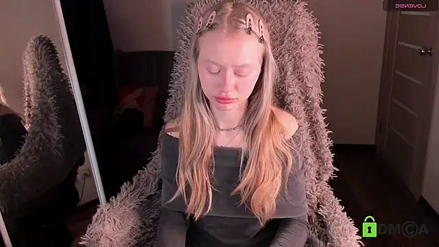 Snapshot of MalenaErnman chatting on February 20, 10:39 am MalenaErnman online show from February 20, 10:39 am