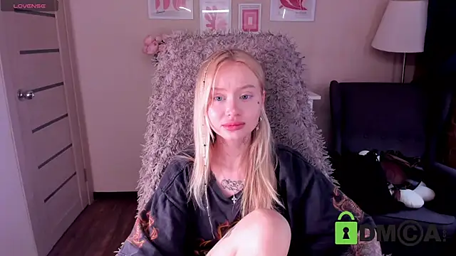 Snapshot of MalenaErnman chatting on March 21, 10:39 am MalenaErnman online show from March 21, 10:39 am