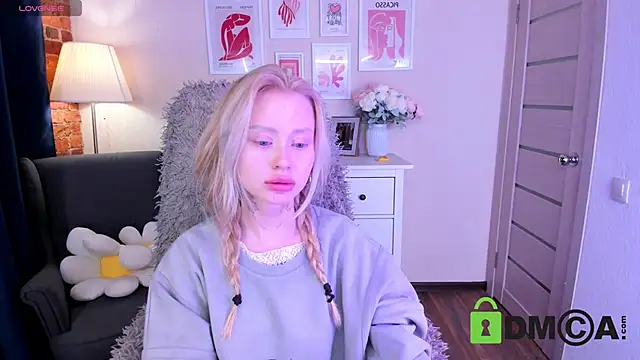 Snapshot of MalenaErnman chatting on March 2, 1:42 pm MalenaErnman online show from March 2, 1:42 pm