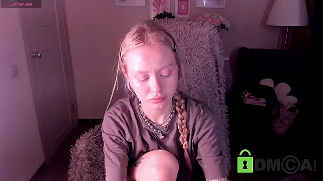 Snapshot of MalenaErnman chatting on February 10, 10:47 am MalenaErnman online show from February 10, 10:47 am