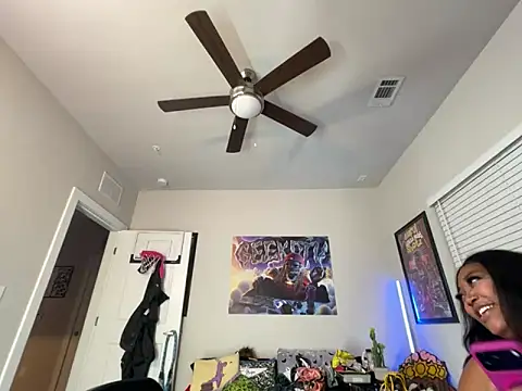 Snapshot of 4EVAGLACIERS chatting on November 28, 4:56 am 4EVAGLACIERS online show from November 28, 4:56 am