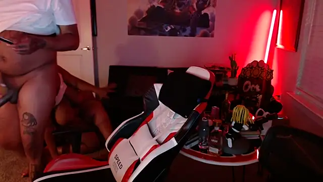 Snapshot of 4EVAGLACIERS chatting on September 15, 2:34 am 4EVAGLACIERS online show from September 15, 2:34 am