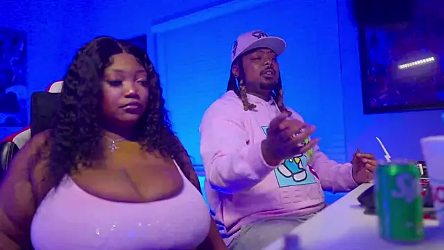 Snapshot of 4EVAGLACIERS chatting on September 25, 3:23 am 4EVAGLACIERS online show from September 25, 3:23 am