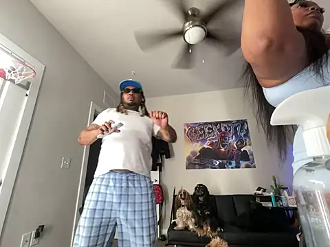 4EVAGLACIERS online show from April 13, 3:43 am