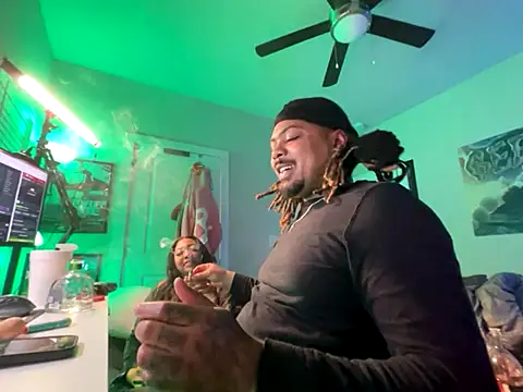 Snapshot of 4EVAGLACIERS chatting on November 18, 2:38 am 4EVAGLACIERS online show from November 18, 2:38 am