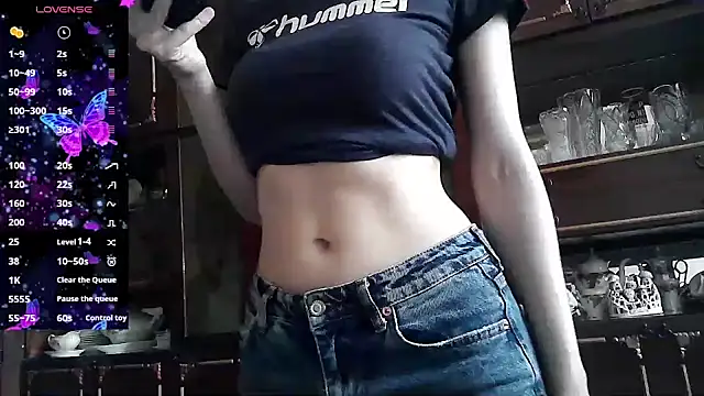 Snapshot of ElizaSwon chatting on June 5, 4:13 pm ElizaSwon online show from June 5, 4:13 pm