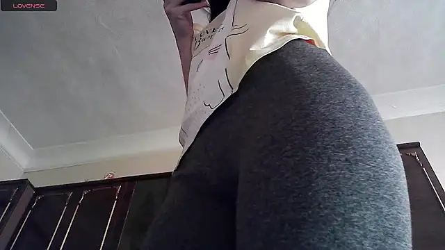 Snapshot of ElizaSwon chatting on July 2, 3:29 pm ElizaSwon online show from July 2, 3:29 pm
