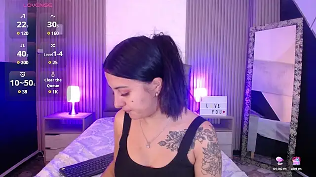 Snapshot of isabella_smith_ chatting on March 22, 1:52 pm isabella smith online show from March 22, 1:52 pm