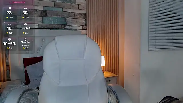 Snapshot of isabella_smith_ chatting on November 6, 8:02 pm isabella smith online show from November 6, 8:02 pm