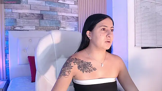 Snapshot of isabella_smith_ chatting on September 22, 7:42 pm isabella smith online show from September 22, 7:42 pm