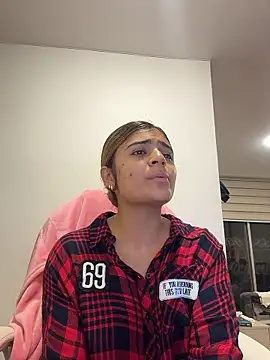 pamell col online show from January 11, 12:06 am