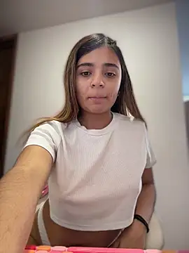 pamell col online show from April 15, 7:29 pm