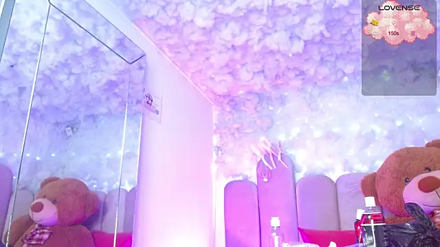 puca ebony online show from December 22, 4:40 pm