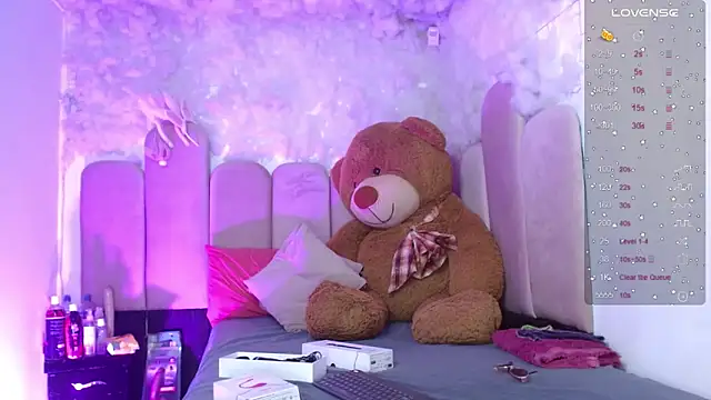 puca ebony online show from November 27, 7:36 pm