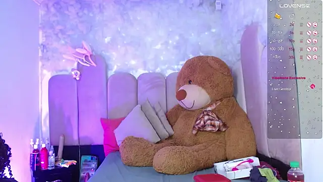 puca ebony online show from November 4, 7:39 pm