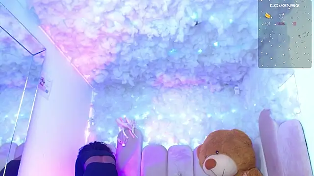 puca ebony online show from November 21, 7:35 pm