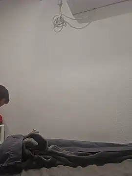 Iliketocooksquirt25 online show from May 18, 11:09 pm