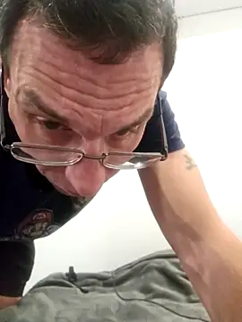 Iliketocooksquirt25 online show from April 19, 6:03 am