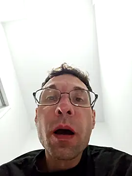 Snapshot of Iliketocooksquirt25 chatting on November 10, 3:11 am Iliketocooksquirt25 online show from November 10, 3:11 am