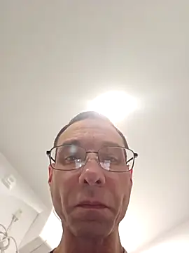 Iliketocooksquirt25 online show from March 25, 12:22 am