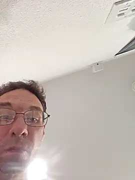 Snapshot of Iliketocooksquirt25 chatting on November 26, 10:32 pm Iliketocooksquirt25 online show from November 26, 10:32 pm