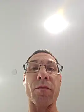 Iliketocooksquirt25 online show from April 4, 7:09 pm