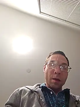 Iliketocooksquirt25 online show from April 18, 6:05 am