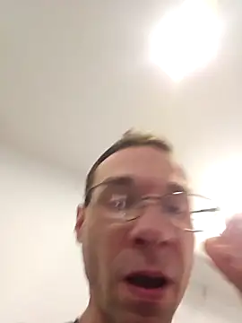 Iliketocooksquirt25 online show from April 21, 2:36 am
