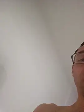 Iliketocooksquirt25 online show from April 2, 3:35 am