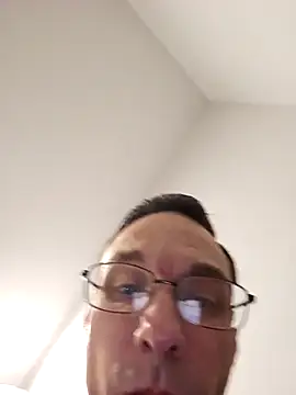 Snapshot of Iliketocooksquirt25 chatting on November 9, 2:04 am Iliketocooksquirt25 online show from November 9, 2:04 am