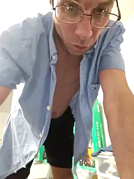 Iliketocooksquirt25 online show from May 9, 6:17 am