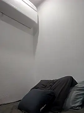 Iliketocooksquirt25 online show from March 28, 9:10 am