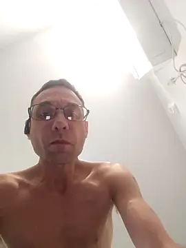 Iliketocooksquirt25 online show from May 11, 12:45 am