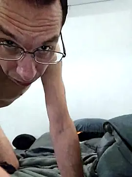 Snapshot of Iliketocooksquirt25 chatting on November 14, 11:41 pm Iliketocooksquirt25 online show from November 14, 11:41 pm