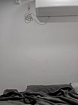 Snapshot of Iliketocooksquirt25 chatting on December 15, 11:42 pm Iliketocooksquirt25 online show from December 15, 11:42 pm