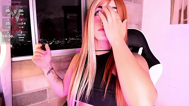 Snapshot of Im_Scarlet chatting on October 29, 11:14 pm Im Scarlet online show from October 29, 11:14 pm