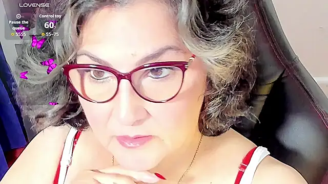 Snapshot of cataleya_mom chatting on November 4, 2:37 am cataleya mom online show from November 4, 2:37 am